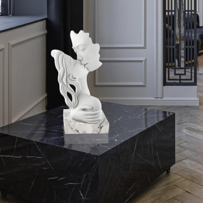 Bongelli Preziosi Il Bacio Scultura media in marmorino dal design moderno Colore: Marmo Bianco