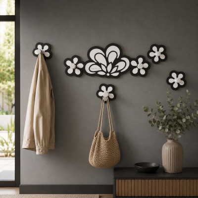 CalleaDesign - Merletto - Appendiabiti da parete design originale con fiorellini e 5 ganci - Colore: Nero - SKU: 56-13-1-5