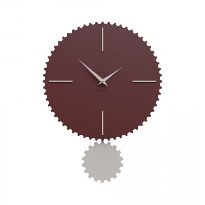 CalleaDesign - Riz - Orologio da parete moderno con pendolo in legno sagomato e finiture eleganti - Colore: Marsala - SKU: 11-013-66