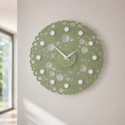 CalleaDesign Bollicine Orologio da parete design moderno in legno con decoro a bolle Colore: Salvia