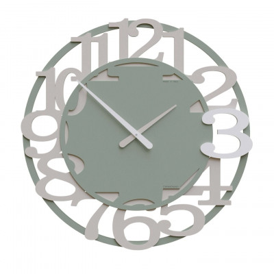 CalleaDesign - Viktor - Orologio da parete moderno in legno con numeri decorativi e lancette in metallo - Colore: Salvia - SKU: 10-222-56