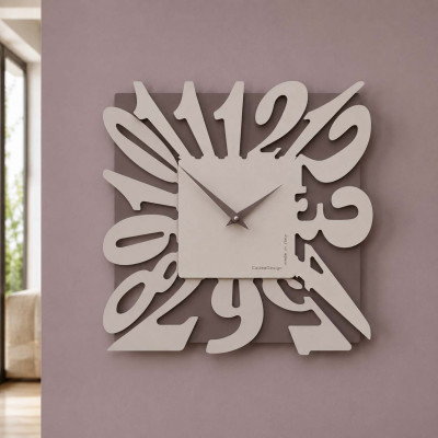 CalleaDesign Dalilah Orologio da parete moderno in legno quadrato con numeri design particolare Colore: Lino