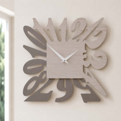 CalleaDesign Dalilah Orologio da parete moderno in legno quadrato con numeri design particolare Colore: Rovere Sbiancato