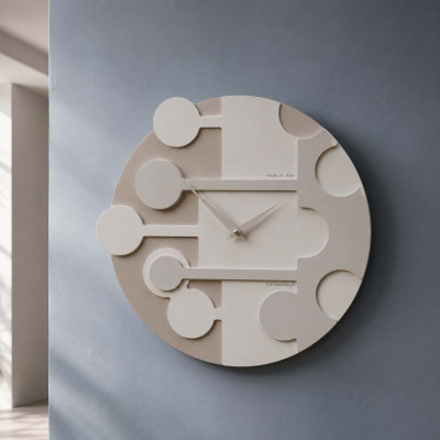 CalleaDesign Stish Orologio da parete rotondo con struttura in legno dal design moderno Colore: Caffelatte