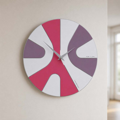 CalleaDesign AsYm Orologio da parete rotondo in legno con design asimmetrico e lancette in metallo Colore: Fucsia