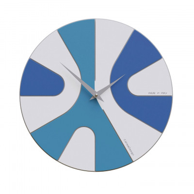 CalleaDesign - AsYm - Orologio da parete rotondo in legno con design asimmetrico e lancette in metallo - Colore: Blu Luce - SKU: 10-040-74