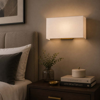 Elstead Lighting Riley Applique moderna grande con struttura in acciaio e paralume in tessuto Colore: Ottone