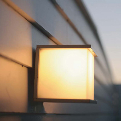 Elstead Lighting - Torsten - Lampada da parete a 1 luce da esterno con struttura in alluminio a cubo - Colore: Grafite - 1 Lampadina E27 60W - IP54 - SKU: TORSTEN-SQ