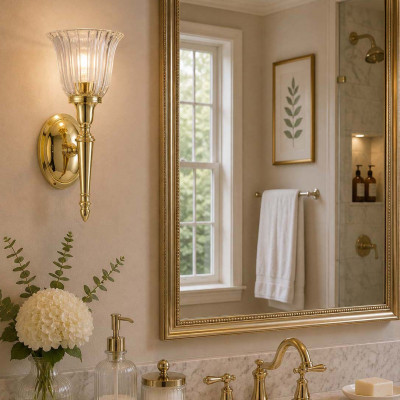 Elstead Lighting Dryden Lampada da parete per bagno dal design classico con diffusore a LED G9 in vetro Colore: Ottone