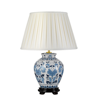  Elstead Lighting - Linyi - Lampada da tavolo orientale con struttura in ceramica con paralume in tessuto - Colore: Bianco/Blu - 1 Lampadina E27 60W - IP20 - SKU: DL-LINYI-TL 