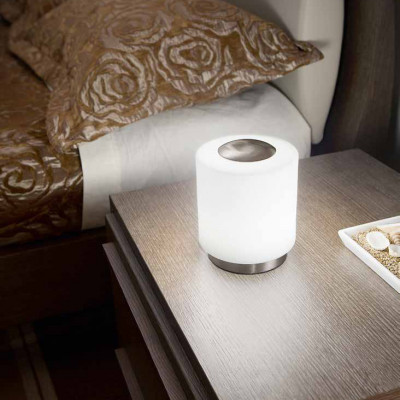 Fabas Luce Simi Lampada da comodino moderna in metallo con diffusore in vetro Colore: Nichel