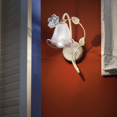 FerroLuce - Siena - Applique da parete rustica con diffusore singolo in vetro e dettagli in ceramica - 1 Lampadina E14 42W - IP20 - SKU: C1181-BO-02