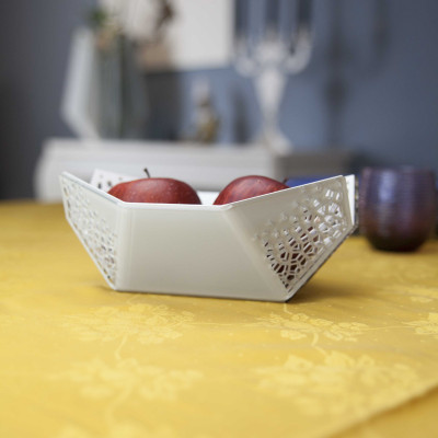 I Dettagli - Alhena - Fruttiera moderna in plexiglass traforato dalle linee eleganti - SKU: CP809 
