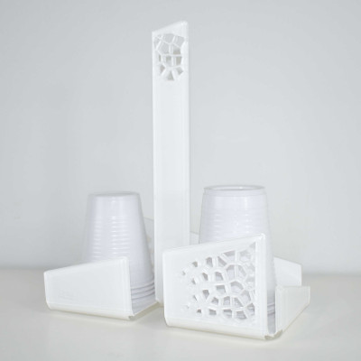 I Dettagli Alhena Portabicchieri in plexiglass dalle linee moderne per bicchieri di plastica Colore: Bianco