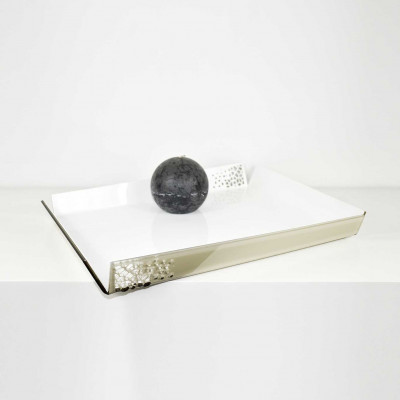 I Dettagli Alhena Vassoio grande in plexiglass traforato dal design moderno ed elegante Colore: Tortora