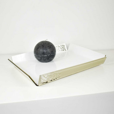  I Dettagli - Alhena - Vassoio piccolo in plexiglass traforato dal design moderno ed elegante - SKU: CP820 