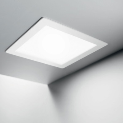 Ideal lux - Groove - Faretto da incasso grande a LED con struttura in alluminio e ghiera quadrata - Colore: Bianco - 1 Lampadina Led Integrato 30W - Lumen 3900 - Gradi Kelvin 3000k Luce Calda - IP20 - SKU: 124025