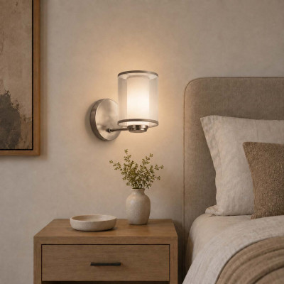 Kichler Saldana Applique a parete con un diffusore in vetro e organza dal design moderno Colore: Satinato