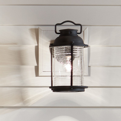 Kichler - Ashland Bay - Lanterna da parete a 1 luce struttura media in acciaio e diffusore in vetro - Colore: Ruggine - 1 Lampadina E27 60W - IP44 - SKU: KL-ASHLANDBAY2-M
