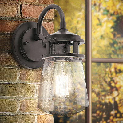 Kichler - Lyndon - Lanterna da parete media 1 luce da esterni in alluminio spazzolato e vetro - 1 Lampadina E27 100W - IP44 - SKU: KL-LYNDON2-M