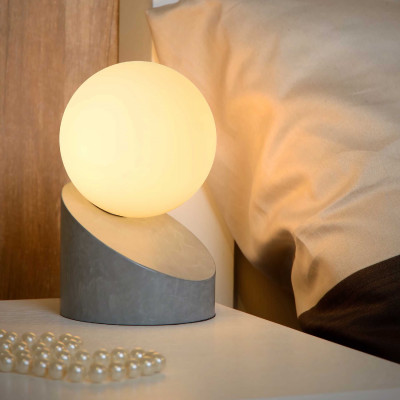Lucide Len Lampada da comodino con base in metallo con diffusore in vetro a boccia Colore: Grigio