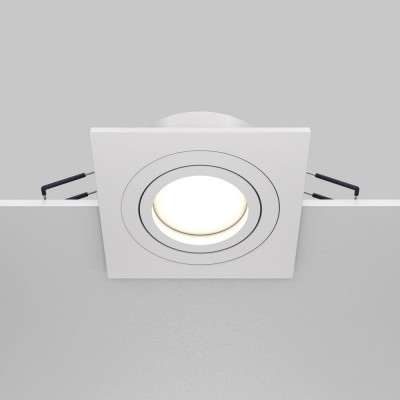 Maytoni - Atom - Faretto da incasso in stile moderno con struttura in alluminio - Colore: Bianco - 1 Lampadina - GU10 - 50W - IP20 - SKU: DL024-2-01W