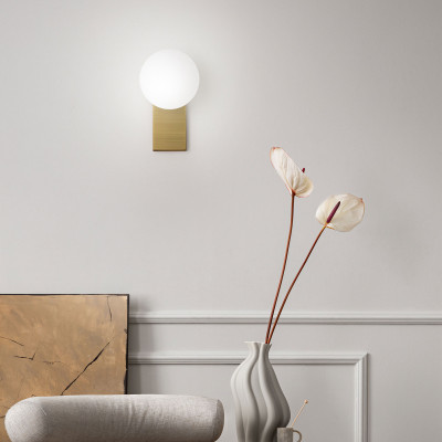 Perenz - Talia - Applique da parete a led con struttura in metallo e diffusore a boccia di vetro - 1 Lampadina Led Integrato 8W - Lumen 956 - Gradi Kelvin 3000k Luce Calda - IP44 - SKU: 8380