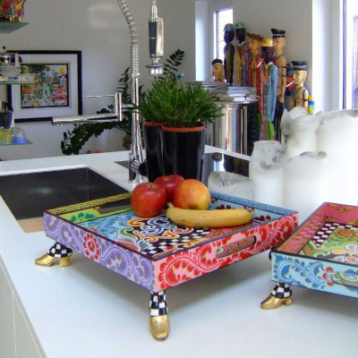  Tom's Drag - Vassoio da tavola in marmorino dal design eclettico - Colore: Multicolore - SKU: TOM004050 