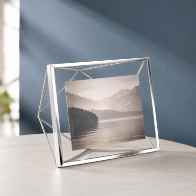 Umbra Prisma Portafoto da tavolo o da parete moderno orientabile in metallo Foto 10x15 Colore: Cromato