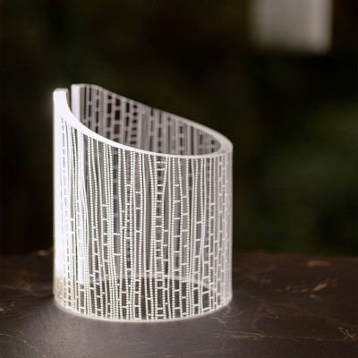  Vesta - Wave - Lampada da tavolo a led struttura in plexiglas dal design moderno Calypso - Colore: Trasparente - 1 Lampadina Led Integrato 12W - Gradi Kelvin 3000k Luce Calda - IP20 - SKU: 0108154 