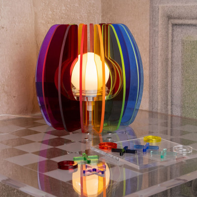  Vesta - Iride - Lampada da tavolo piccola in plexiglass dal design moderno - 1 Lampadina E14 60W - IP20 - SKU: 01099 