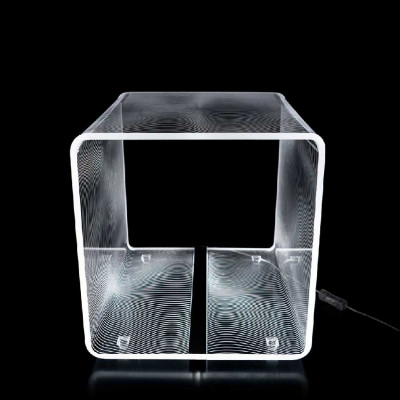 Vesta - Solid - Lampada da terra a LED in plexiglas in stile moderno versione Flots - Colore: Trasparente - 1 Lampadina Led Integrato 8W - Gradi Kelvin 3000k Luce Calda - SKU: 0700601