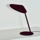 Lampada da tavolo in metallo dal design moderno