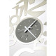 Orologio da parete grande in metallo dalle linee moderne