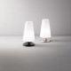 Lampada da comodino in metallo con paralume in vetro dal design moderno