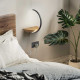 Lampada da comodino a led dal design moderna con struttura in metallo e legno