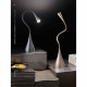 Lampada da tavolo a LED flex in plastica e metallo con diffusore snodabile
