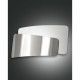 Applique da parete in metallo con diffusore in vetro dal design moderno