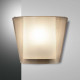 Lampada da parete con diffusore in vetro dalle linee moderne