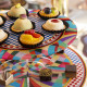 Alzata per dolci grande dal design moderno in plexiglass decoro Rainbow