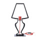Lampada da tavolo in metallo dal design moderno e minimalista