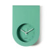 Orologio da parete moderno in metallo con design minimale e quadrante incassato