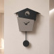 Orologio da parete con pendolo e sagoma di uccellino in metallo design moderno