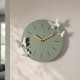 Orologio da parete in metallo con farfalle decorative