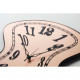 Orologio da parete in metallo con quadrante in vetro di design moderno