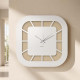 Orologio da parete minimalista dalle linee arrotondate