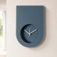 Orologio da parete moderno in metallo con design minimale e quadrante incassato