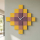 Orologio da parete moderno quadrato con design a mosaico e struttura in metallo