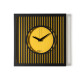Orologio da parete compatto in metallo con design geometrico e stile moderno