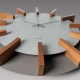 Orologio da parete particolare in metallo e dettagli in legno